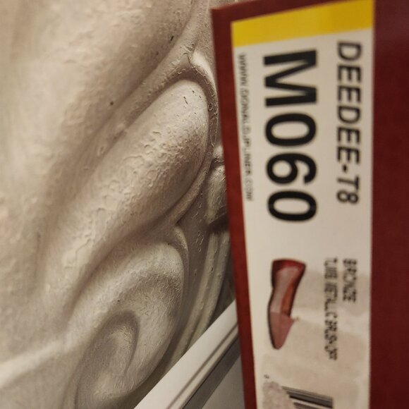 Donald Pliner Bronze Leather Flats. NIB. Size 6 - Picture 3 of 9